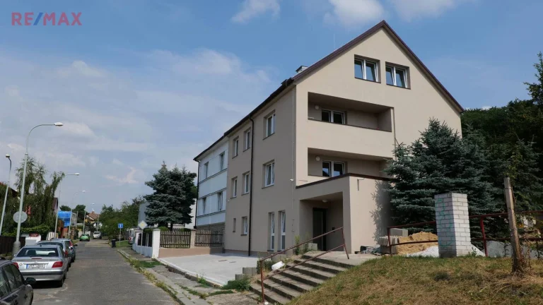 Pronájem bytu 1+kk v osobním vlastnictví 24 m², Praha 9 - Hloubětín (ID 244-N01090)