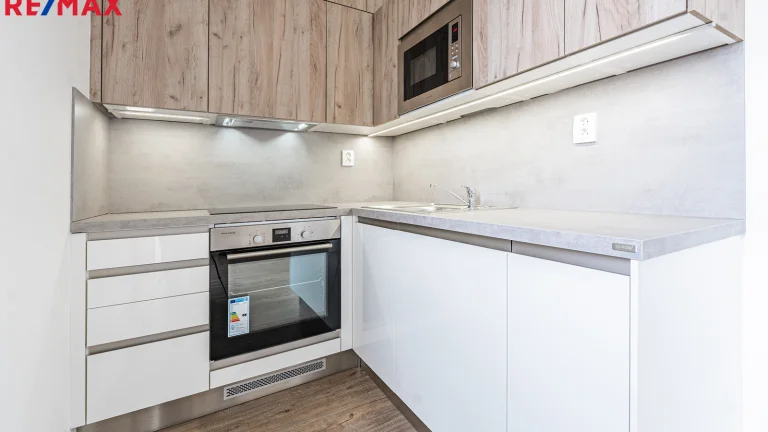 Pronájem bytu 1+kk v osobním vlastnictví 40 m², České Budějovice (ID 111-NP08185)