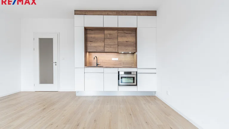 Pronájem bytu 1+kk v osobním vlastnictví 28 m², České Budějovice (ID 111-NP08211)