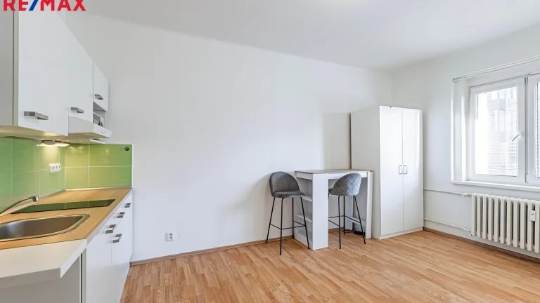 Pronájem bytu 1+kk v osobním vlastnictví 28 m², Praha 4 - Krč (ID 201-NP03026)
