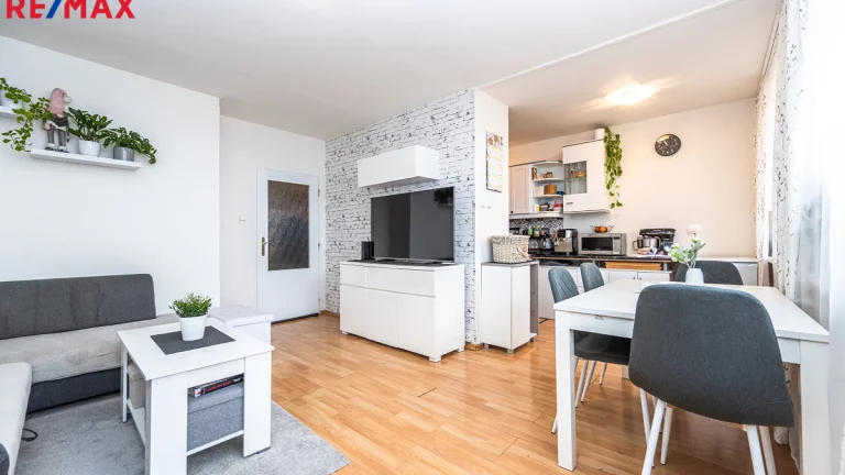 Pronájem bytu 4+kk v osobním vlastnictví 81 m², Praha 8 - Troja (ID 205-NP11285)