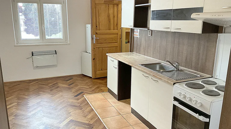 Pronájem bytu 1+1 v osobním vlastnictví 44 m², Hradec Králové (ID 305-NP00679)