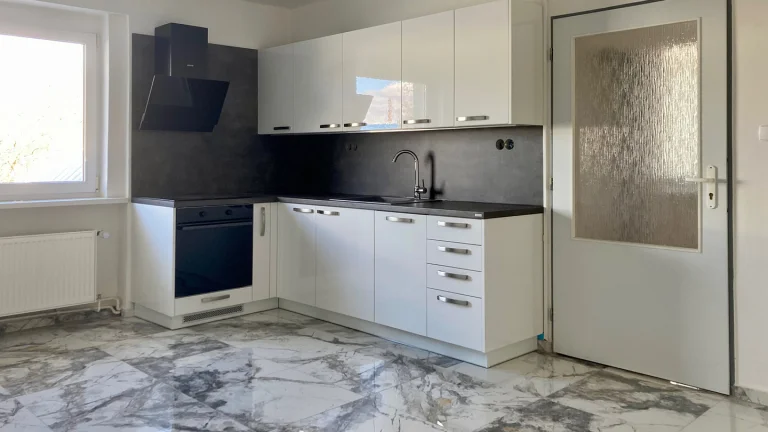 Pronájem bytu 2+1 v osobním vlastnictví 75 m², Chomutov (ID 032-NP08790)