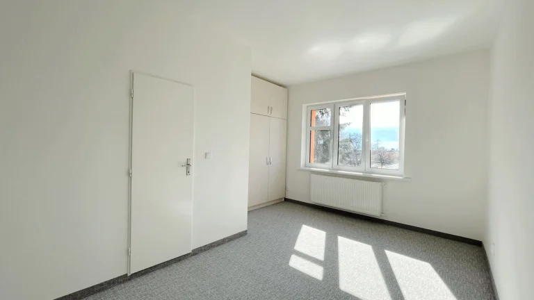 Pronájem bytu - pokoje v osobním vlastnictví 30 m², Lety (ID 261-NP01025)
