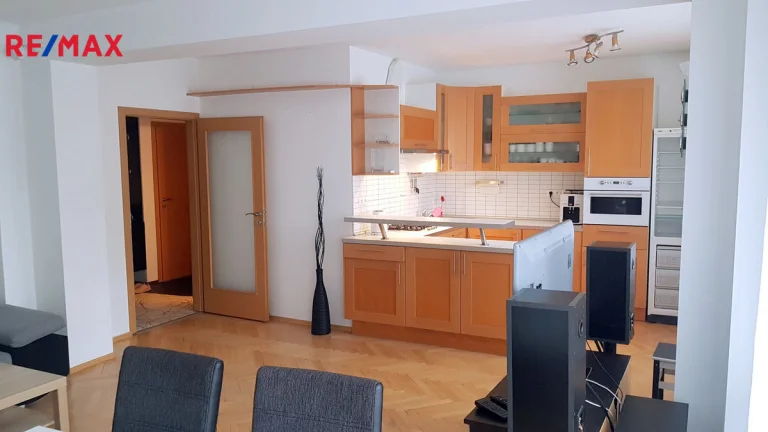 Pronájem bytu 3+kk v osobním vlastnictví 71 m², Praha 10 - Vršovice (ID 114-NP09959)