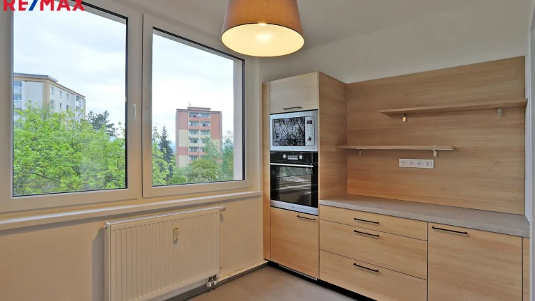 Pronájem bytu 2+1 v osobním vlastnictví 62 m², Karlovy Vary (ID 273-NP03760)