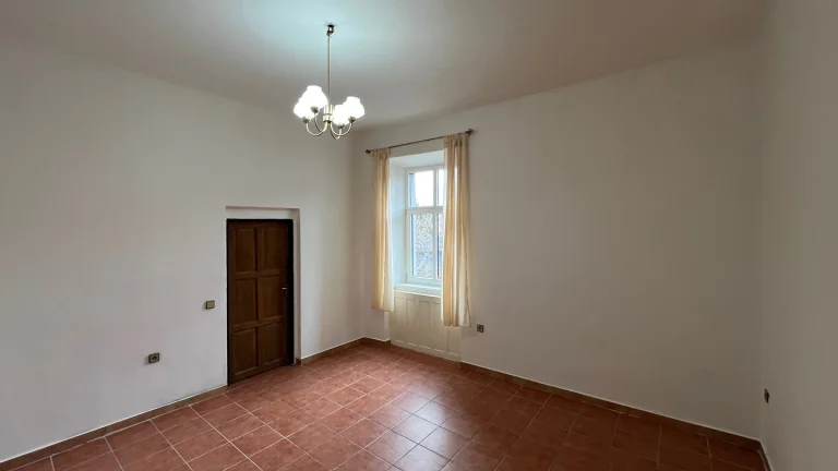 Pronájem bytu 1+kk v osobním vlastnictví 34 m², Černošice (ID 318-NP00103)