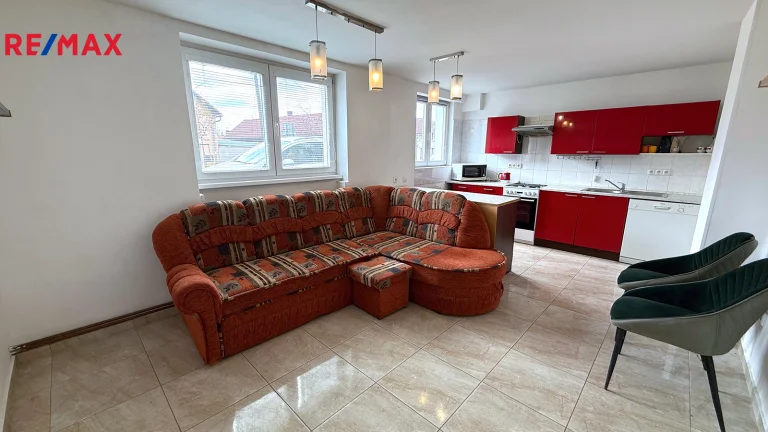Pronájem bytu 3+kk v osobním vlastnictví 70 m², Mochov (ID 114-NP09998)