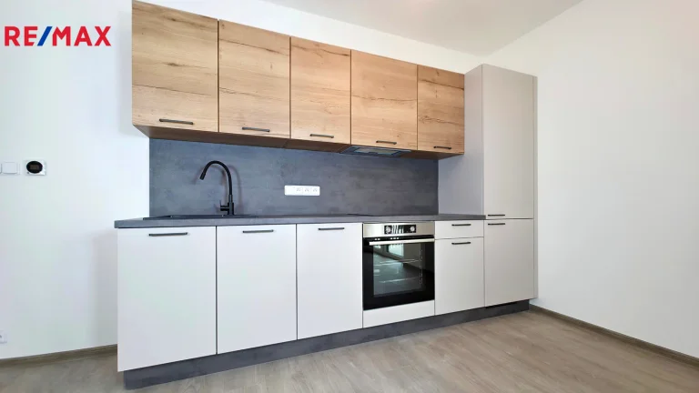 Pronájem bytu 2+kk v osobním vlastnictví 51 m², Praha 2 - Nové Město (ID 061-NP02891)