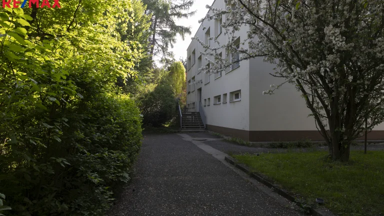 Pronájem bytu 2+kk v osobním vlastnictví 44 m², Průhonice (ID 205-NP11468)