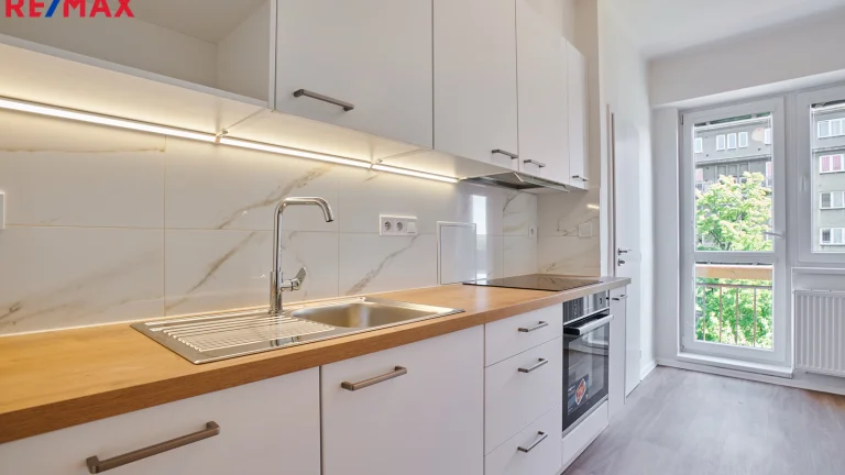 Pronájem bytu 2+1 v osobním vlastnictví 73 m², Praha 10 - Vršovice (ID 285-NP00262)
