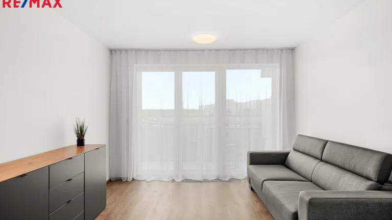 Pronájem bytu 1+kk v osobním vlastnictví 32 m², Praha 4 - Háje (ID 332-NP00359)
