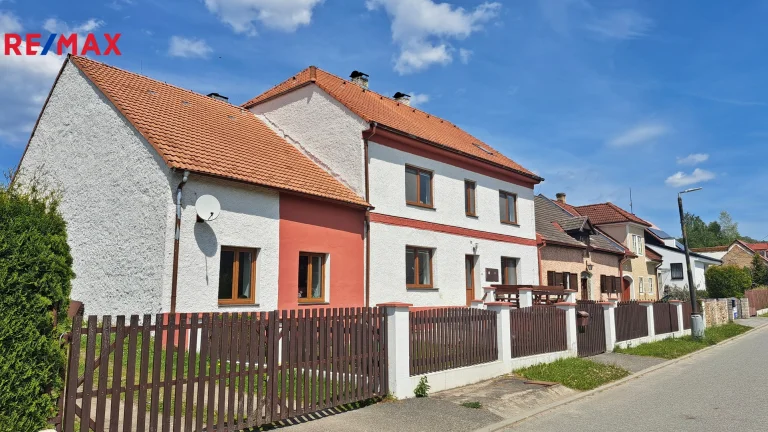 Pronájem bytu 2+1 v osobním vlastnictví 56 m², Horní Planá (ID 111-NP08308)