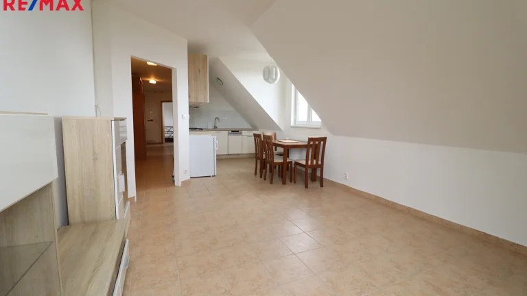 Pronájem bytu 2+kk v osobním vlastnictví 57 m², Kladno (ID 253-NP02156)