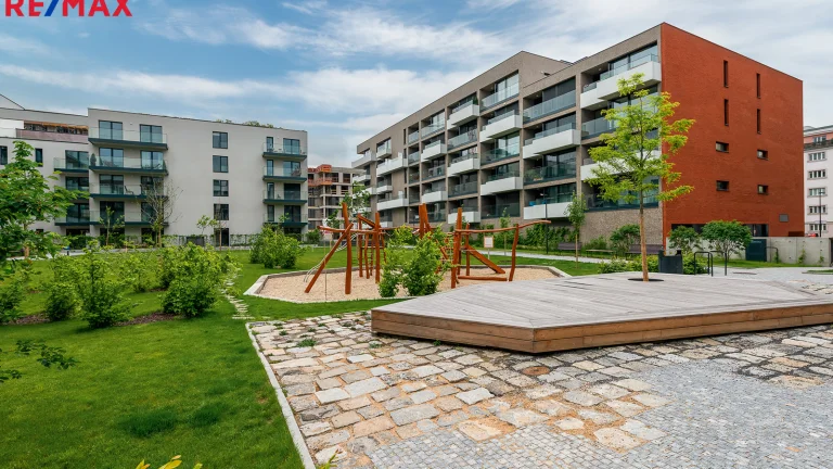 Pronájem bytu 1+kk v osobním vlastnictví 47 m², Praha 3 - Žižkov (ID 332-NP00364)