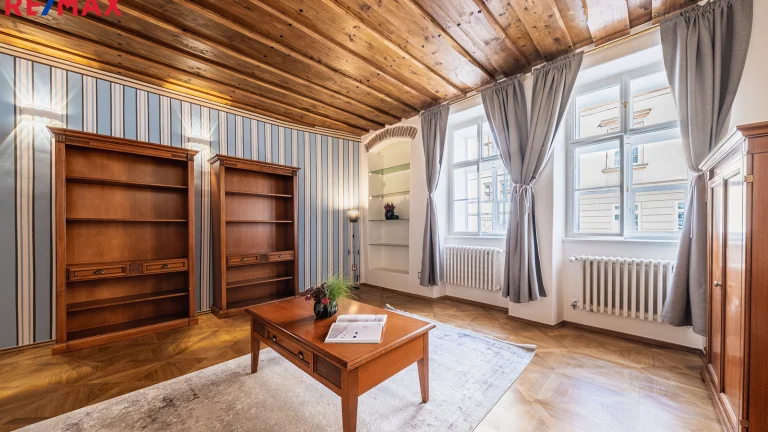 Pronájem bytu 3+1 v osobním vlastnictví 85 m², Praha 1 - Malá Strana (ID 273-NP03953)