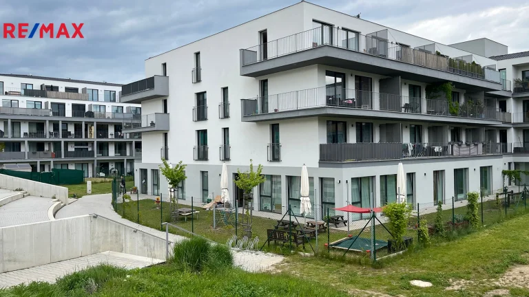 Pronájem bytu 2+kk v osobním vlastnictví 92 m², Horoměřice (ID 023-NP08471)