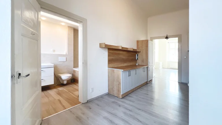 Pronájem bytu 3+1 v osobním vlastnictví 84 m², Praha 5 - Smíchov (ID 020-NP10232)