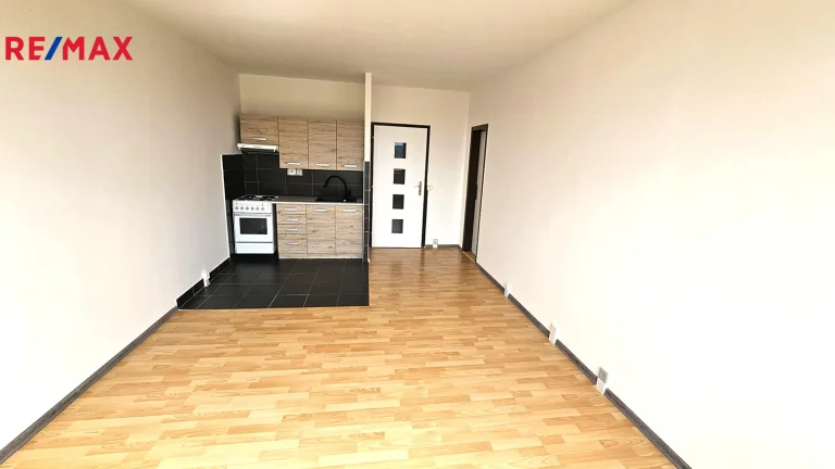 Pronájem bytu 1+kk v osobním vlastnictví 34 m², Praha 4 - Modřany (ID 093-NP02049)