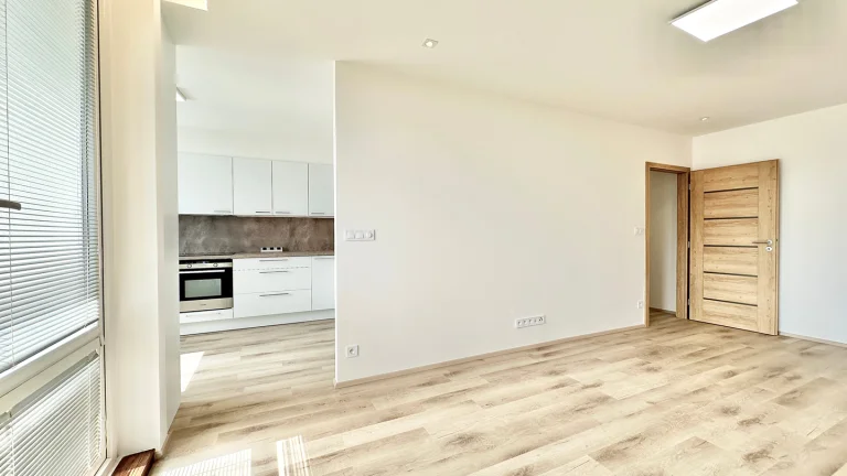 Pronájem bytu 3+kk v osobním vlastnictví 67 m², Praha 8 - Kobylisy (ID 023-NP08480)