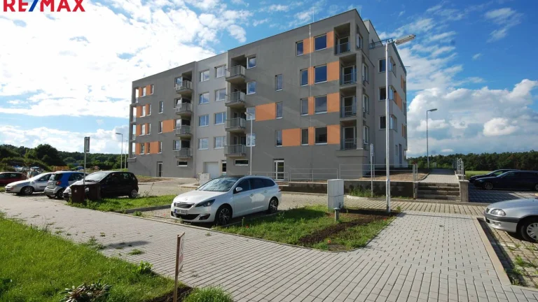 Pronájem bytu 4+kk v osobním vlastnictví 89 m², Velký Osek (ID 059-NP07541)