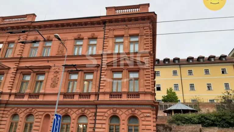 Byt 2+kk k pronájmu, Hradec Králové, ulice Komenského