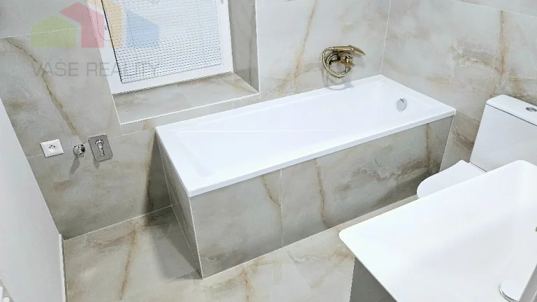 2 izbový byt Bánovce nad Bebravou / CENTRUM / TERASA 7 m2 /