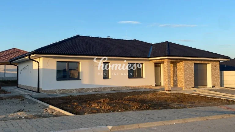 PREDAJ 5 izbový exkluzívny dom-bungalov pri golfovom ihrisku