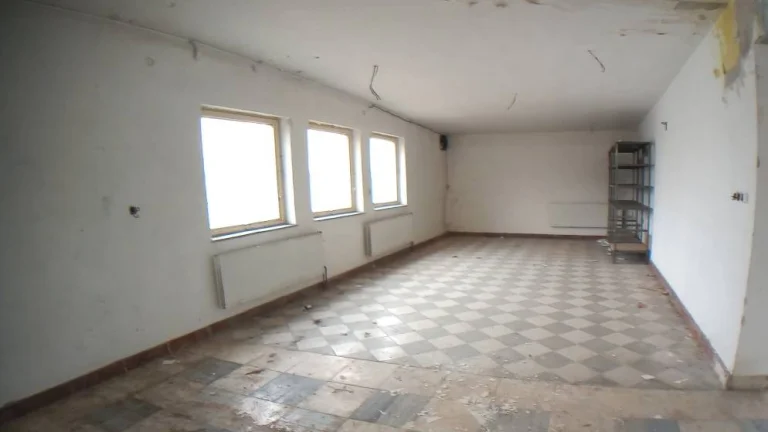 Na Predaj Obchodno/Skladovo/Výrobný Areál v obci Brestovany