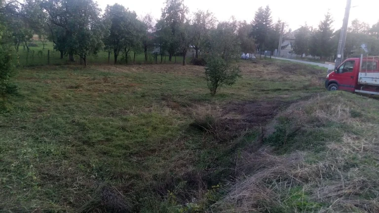 NA PREDAJ ROVINATÝ POZEMOK V OBCI Nižný Skálnik 715m2