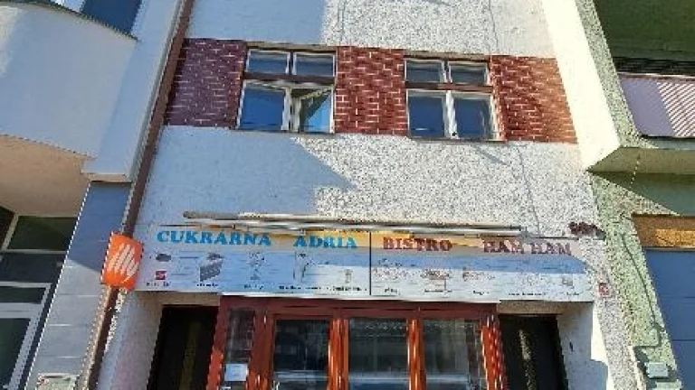 Zavedené, prosperující obchodní prostory s Bytovým domem
