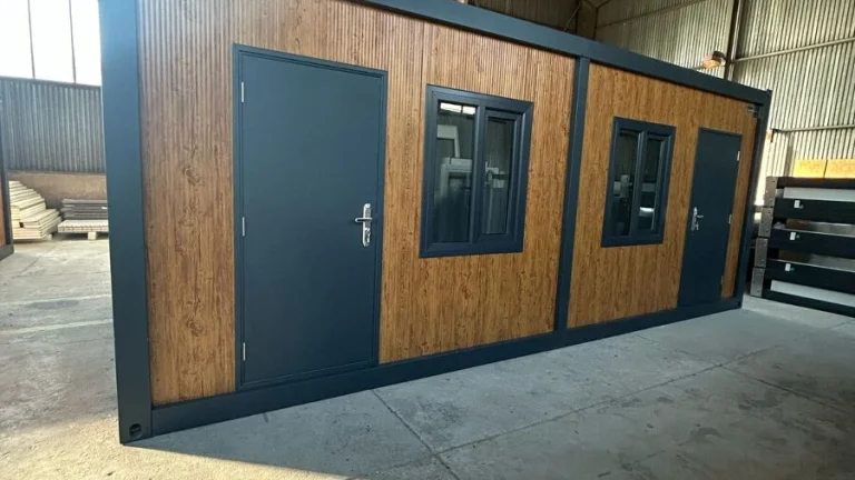 Obytný kontejner PMP o rozměru 3 x 7 m