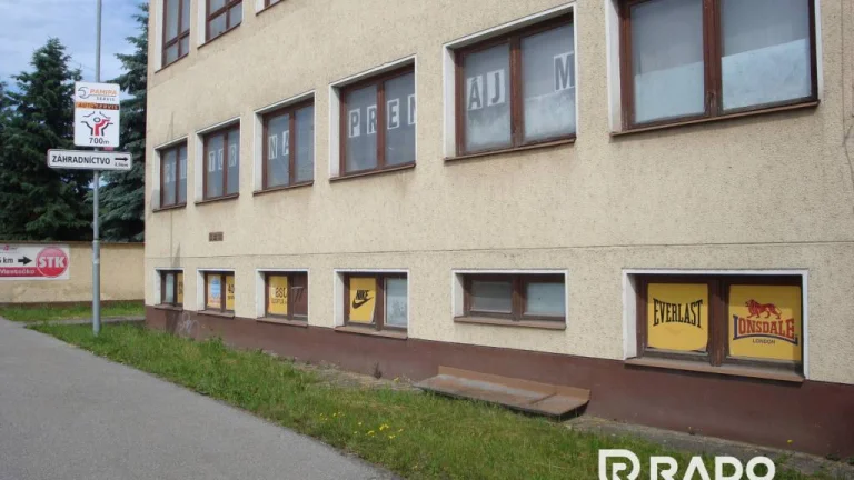Na prenájom výrobno/skladový objekt, 220 m2 , Púchov