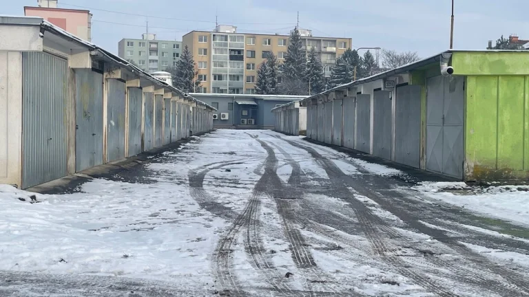 Garáž