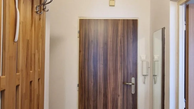 Slnečný 2-izbový byt kúsok od Central Parku (ružinovského :)