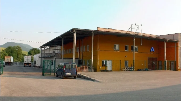 ID 3083 Prenájom: skladová hala A, 425 m2, Rosina