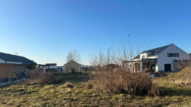 Stavební pozemek Dašice - 882 m2