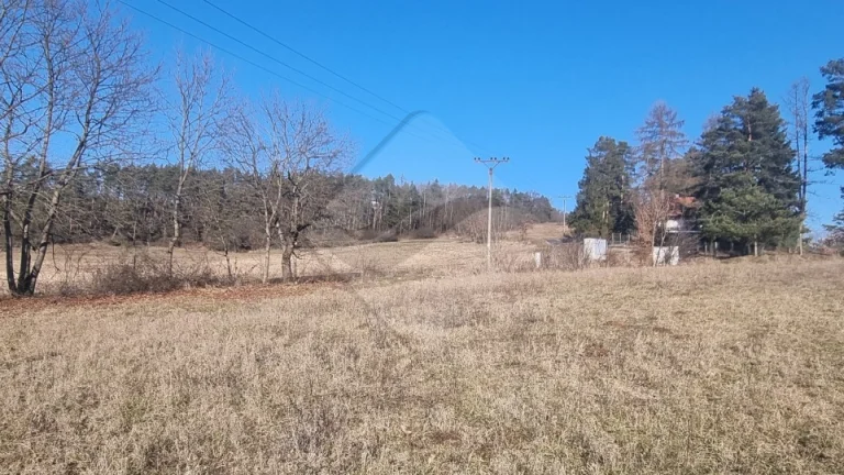 Stavední pozemek Pyšely 972 m2