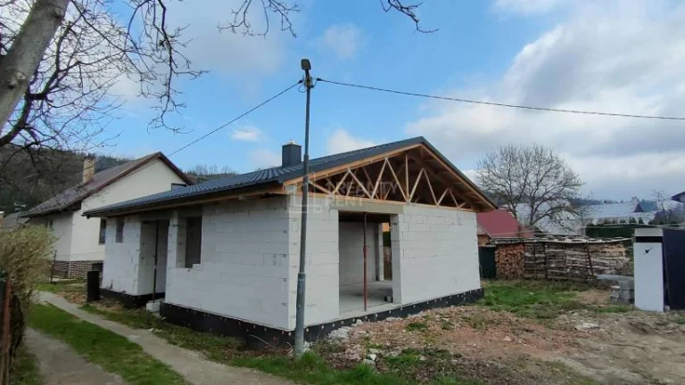 Predaj: Rozostavaný RD v Kolároviciach pri Bytči (MO)