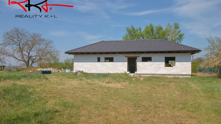 Prodej, hrubá stavba 5+kk, Nučničky -Travčice, okr.Litoměřic