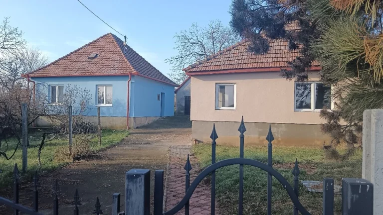 Predaj 2 RD na jednom pozemku,Hájske-Mladý Háj,