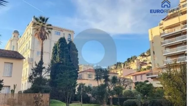 Prodej, byt 2+1, 52 m2, balkon, Menton-centrum, Francie