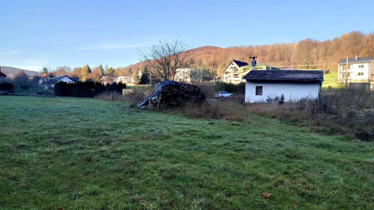 Pozemok pod lesom na predaj – Snina, ul.Jesenského