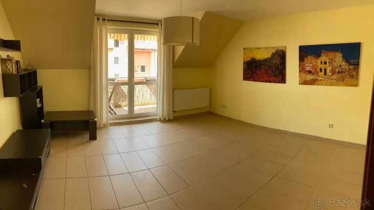 Pekný 2-izbový byt na Zobori na prenájom.