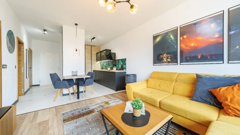 REZERVOVANÉ SLNEČNÝ A ŠTÝLOVO ZARIADENÝ 2-IZBOVÝ APARTMÁN