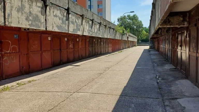 Predaj samostatná garáž Dudvážska ulica Bratislava - Vrakuňa