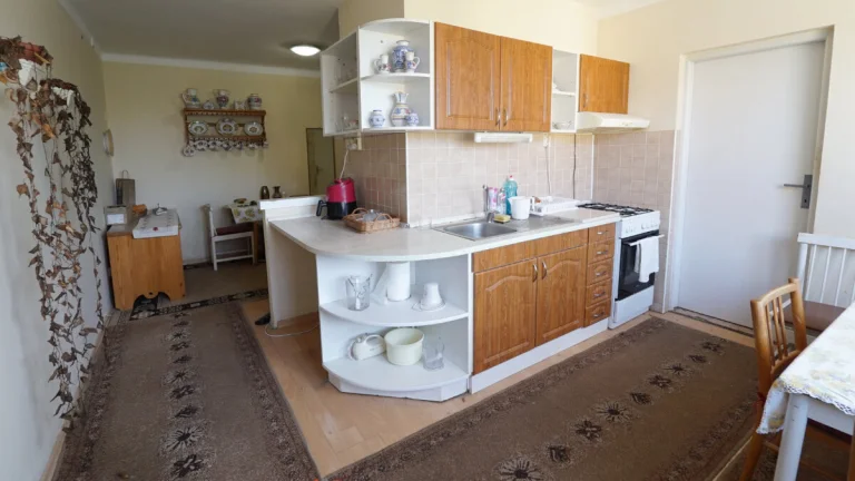 NA PREDAJ 2 IZBOVÝ BYT V KOMÁRNE PRI CENTRE