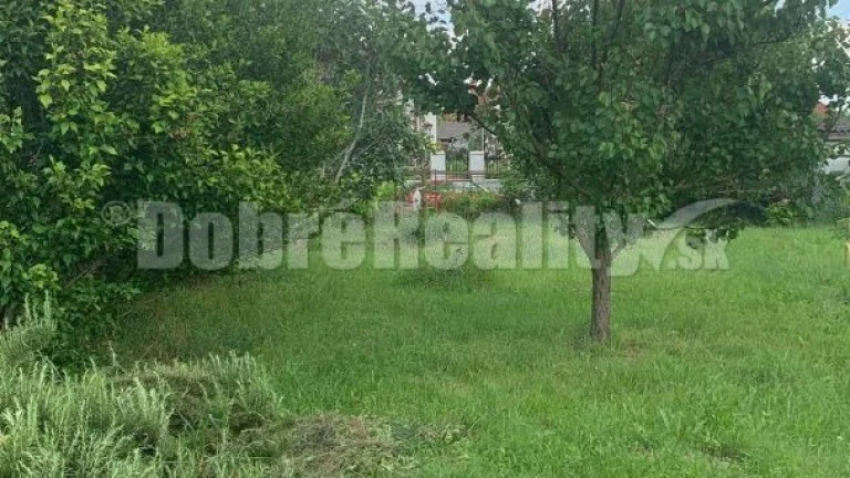 PREDAJ: Stavebný pozemok vo Veľkých Kosihách