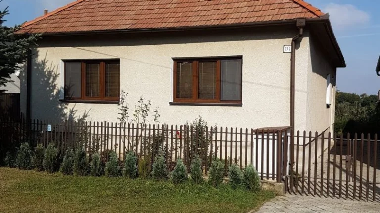 RODINNÝ DOM DOLNÉ DUBOVÉ