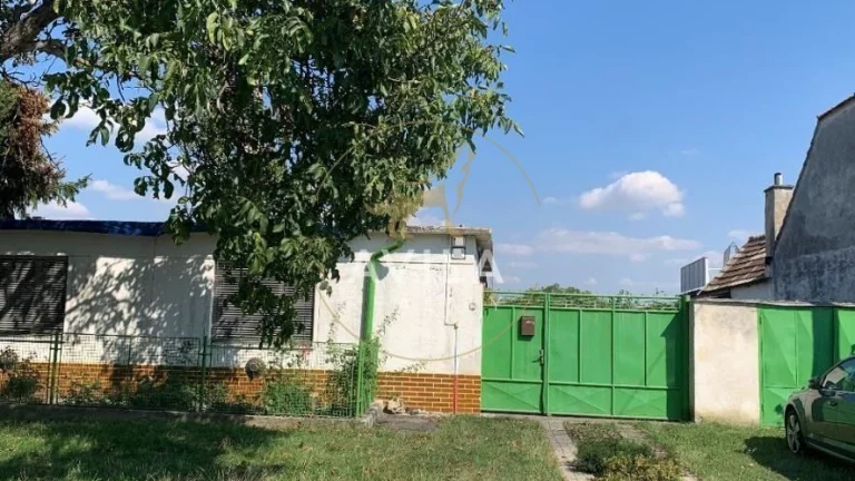 NA PREDAJ: zaujímavý stavebný pozemok 2500m2 - Šúrovce